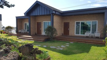 wind jeju cafe and pension