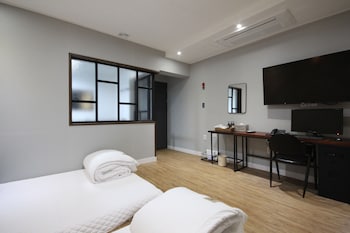 brown dot hotel jinhae