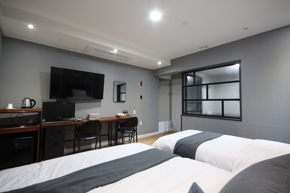 brown dot hotel jinhae