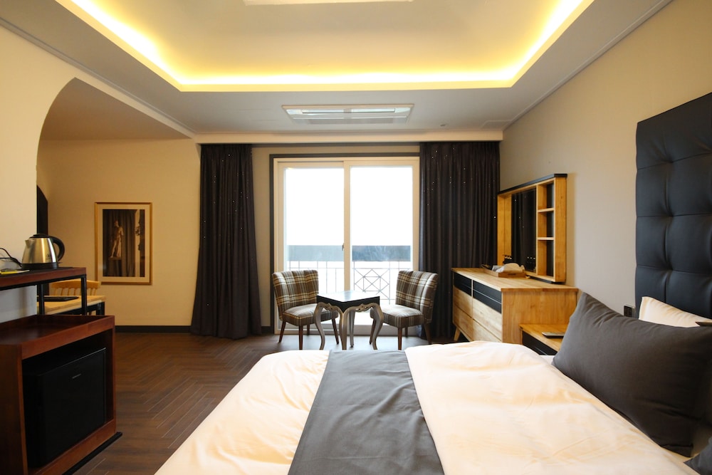 brown dot hotel jinhae