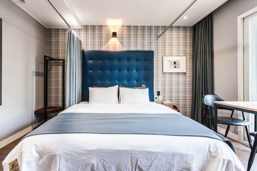 brown dot hotel jinhae