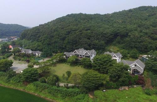 anmyeondo lake park pension
