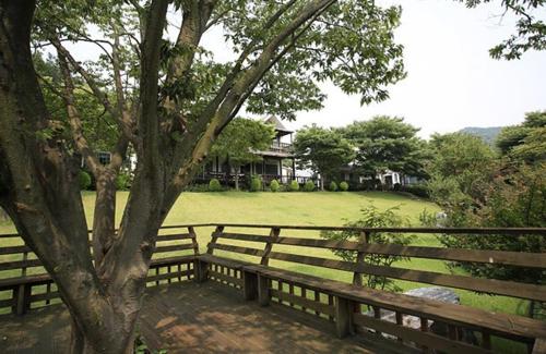anmyeondo lake park pension