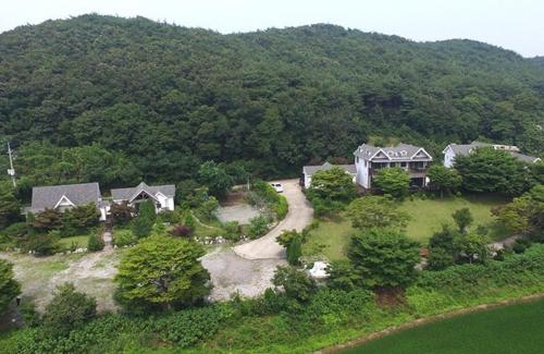 anmyeondo lake park pension
