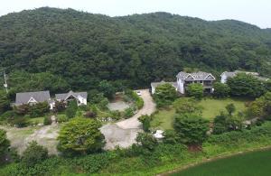 anmyeondo lake park pension