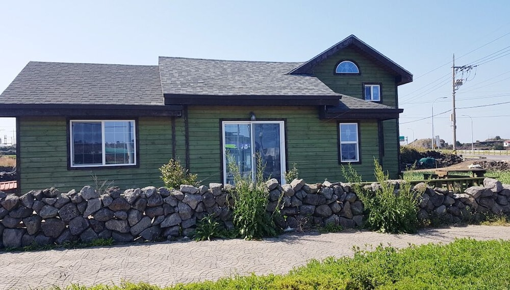 Red Windmill Pension,Jeju City>>Jeju,3 star