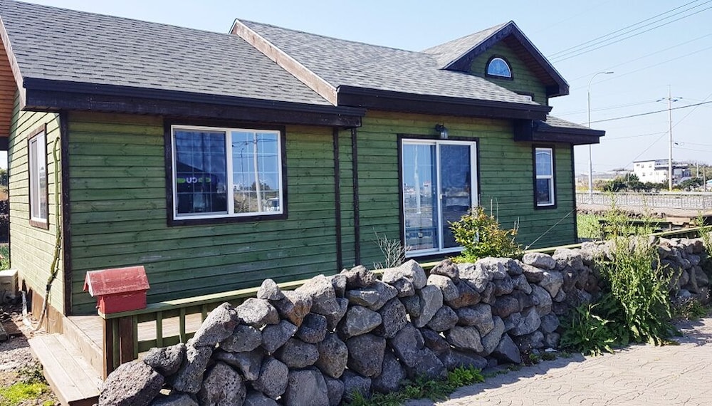 Red Windmill Pension,Jeju City>>Jeju,3 star