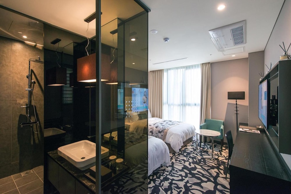 best louis hamilton hotel changwon