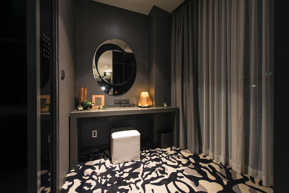 best louis hamilton hotel changwon