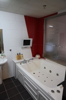 v hotel