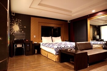 v hotel