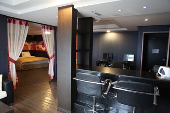 v hotel