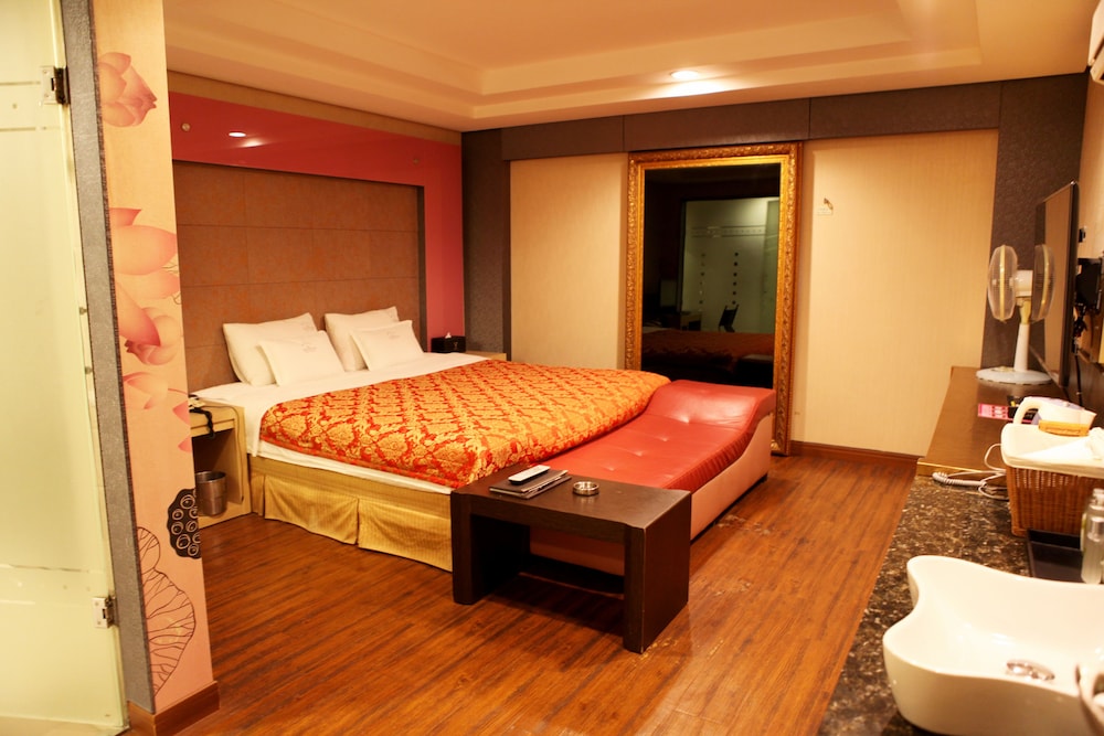 v hotel