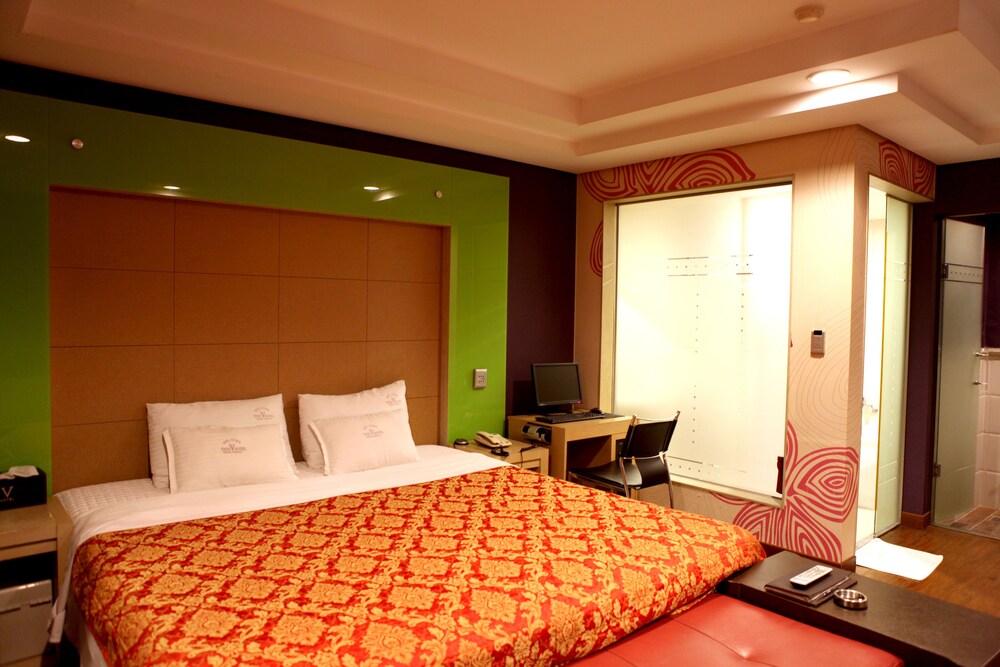 v hotel