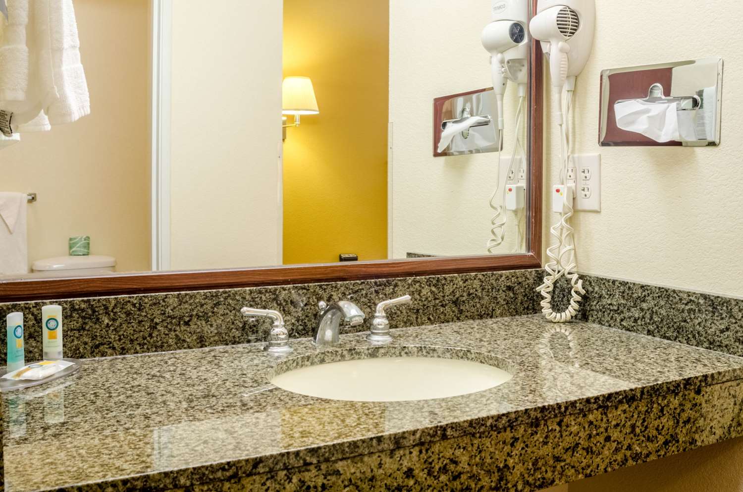 holiday inn express wichita north park city by ihg