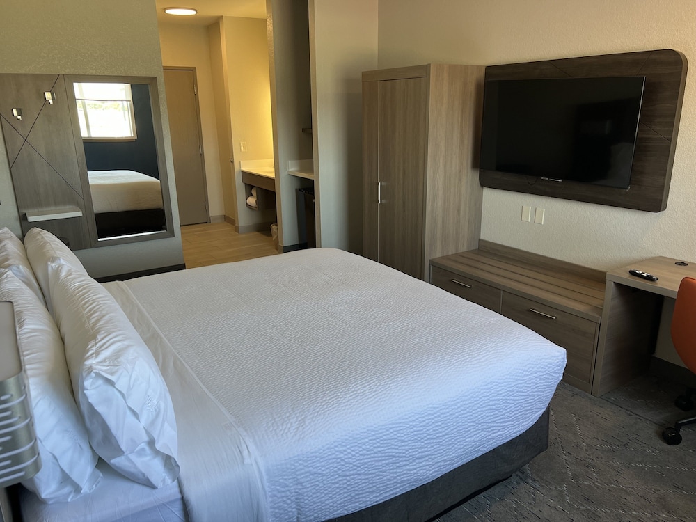holiday inn express wichita north park city by ihg