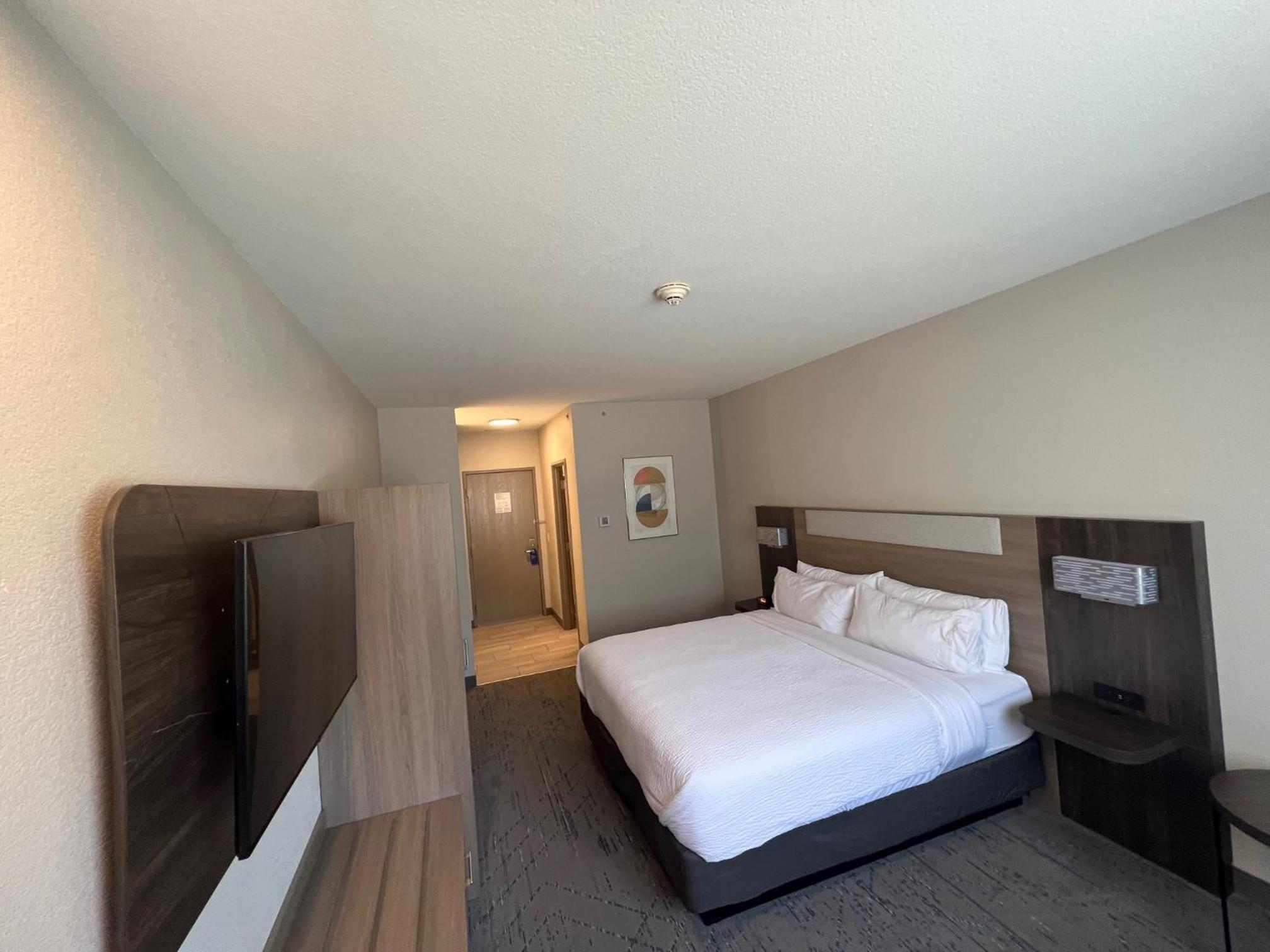 holiday inn express wichita north park city by ihg