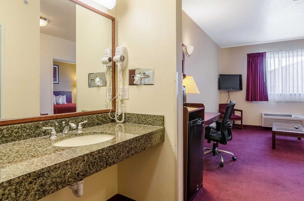 holiday inn express wichita north park city by ihg