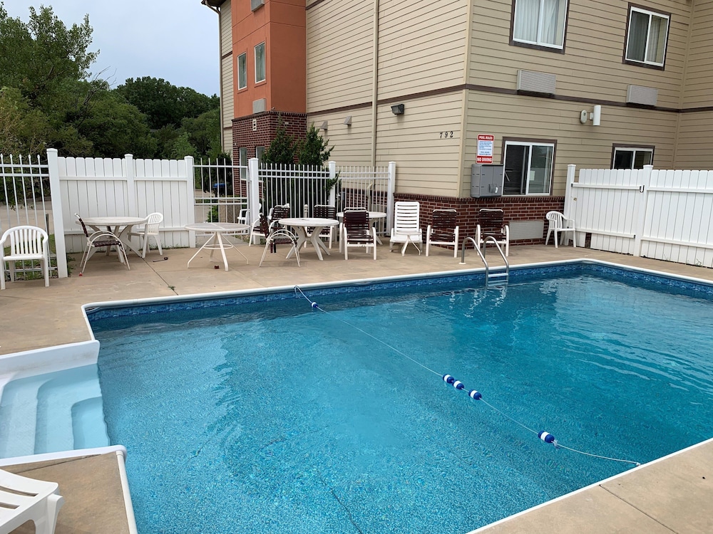holiday inn express wichita north park city by ihg