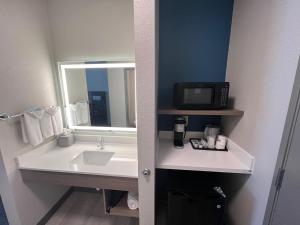 holiday inn express wichita north park city by ihg