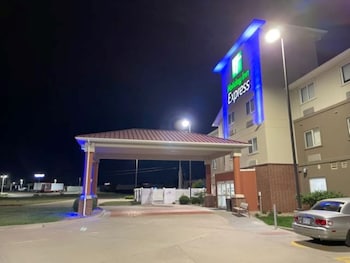 holiday inn express wichita north park city by ihg