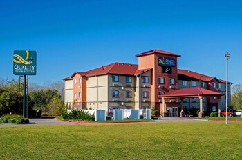 Holiday Inn Express Wichita North - Park City By Ihg,Sedgwick>>Park City,3 star