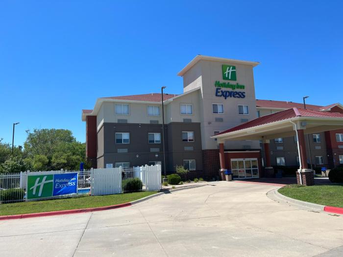 holiday inn express wichita north park city by ihg