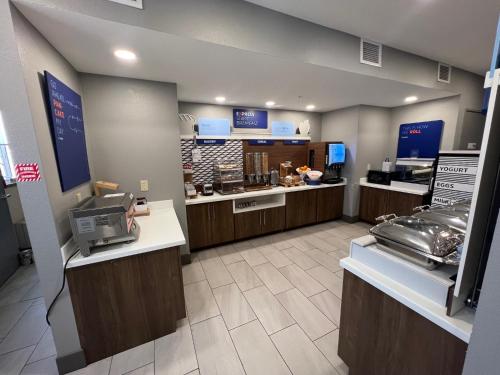 holiday inn express wichita north park city by ihg