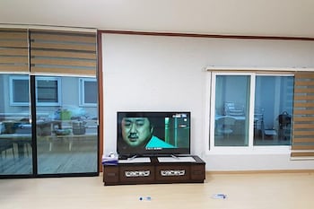 Blue Sky Pension,Pocheon>>Jeongok,3 star