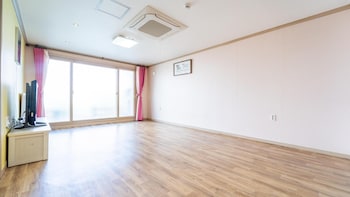 yeosu moranggee pension