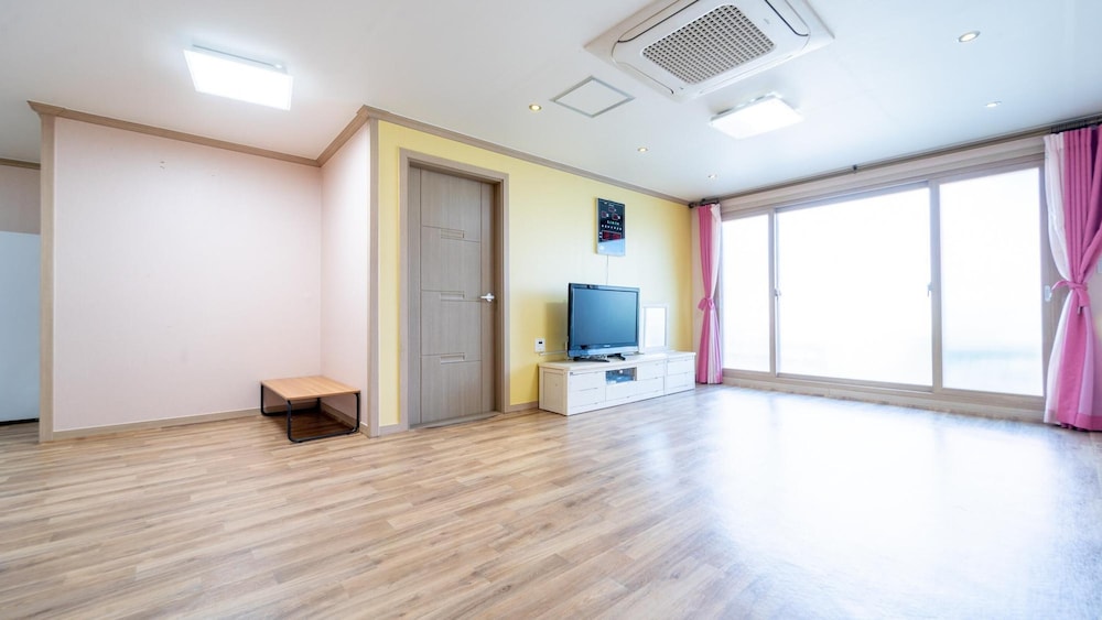 yeosu moranggee pension