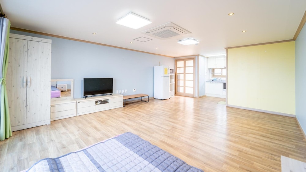 yeosu moranggee pension