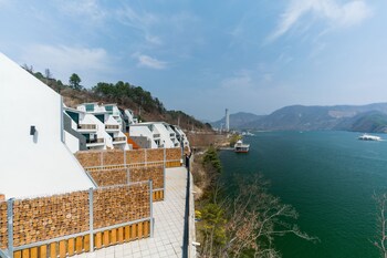 w jiwoo resort