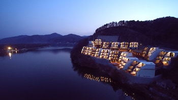 w jiwoo resort