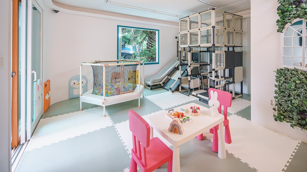 jeju hi mom kids family pension silver