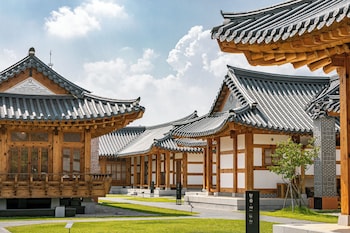 hanok stay namwonyechon by kensington
