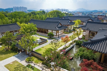 hanok stay namwonyechon by kensington