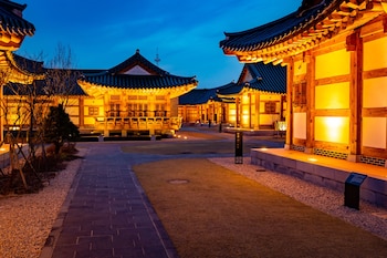 hanok stay namwonyechon by kensington