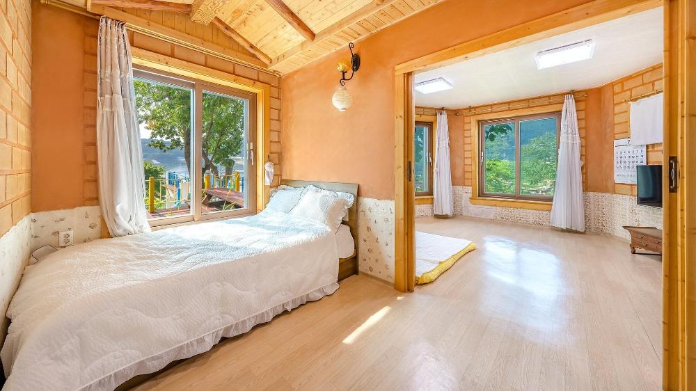 tongyoung blue house spa pension