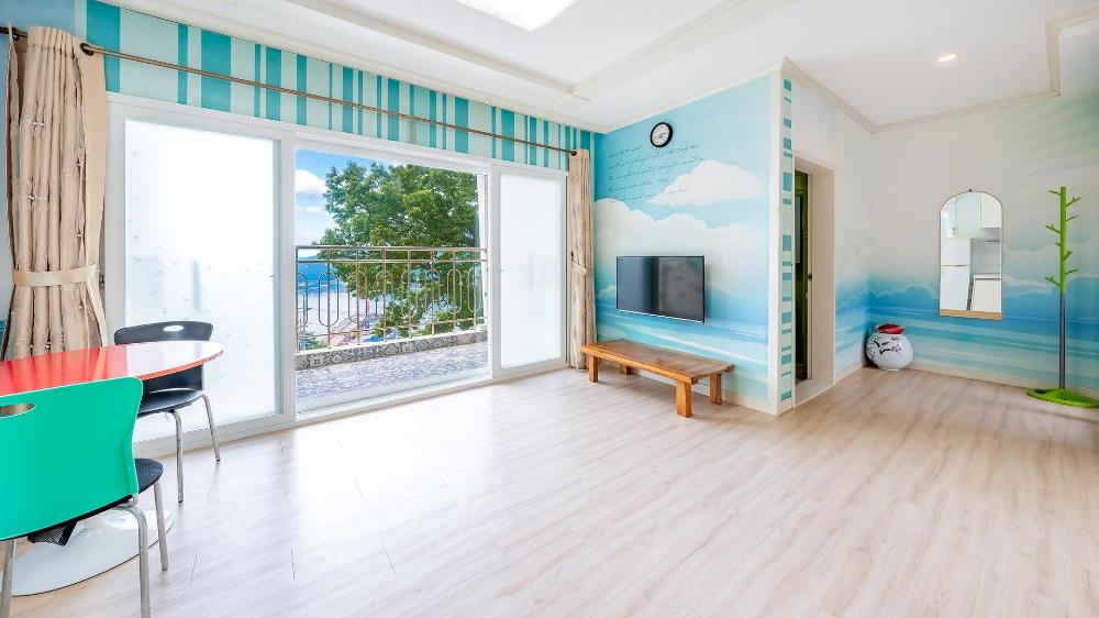 tongyoung blue house spa pension