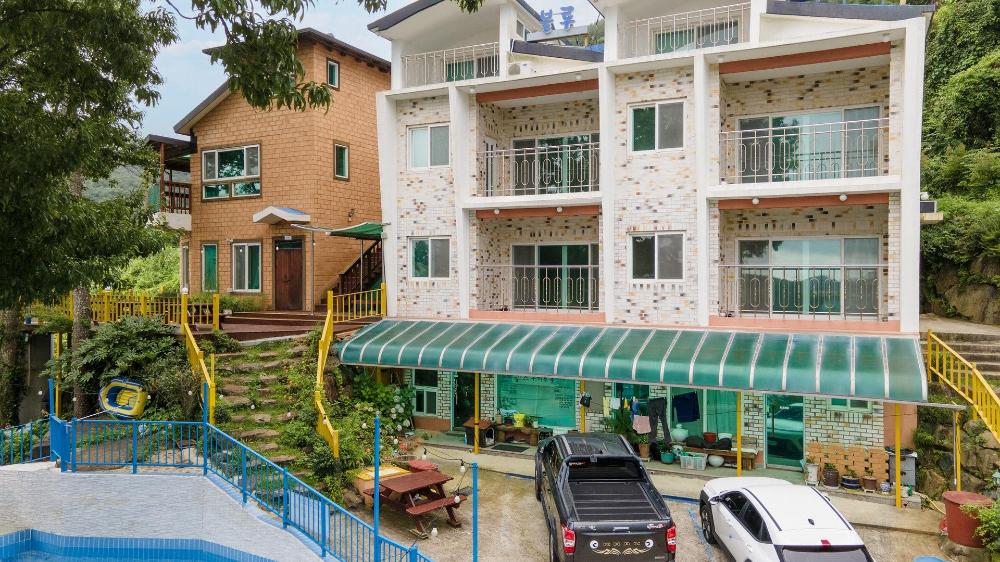 tongyoung blue house spa pension