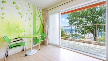 tongyoung blue house spa pension