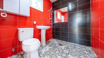 tongyoung blue house spa pension