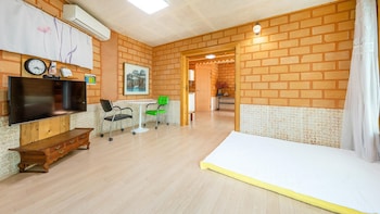 tongyoung blue house spa pension