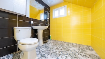 tongyoung blue house spa pension