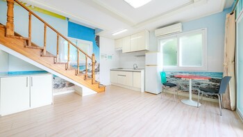 tongyoung blue house spa pension