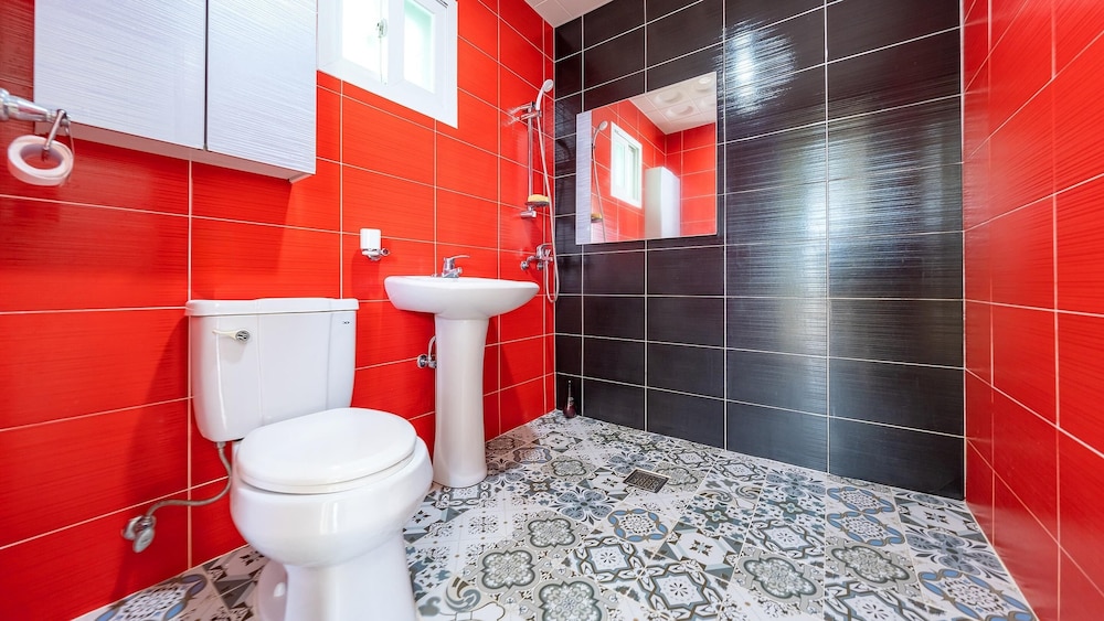 tongyoung blue house spa pension