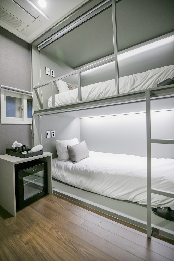 philstay myeongdong station hostel