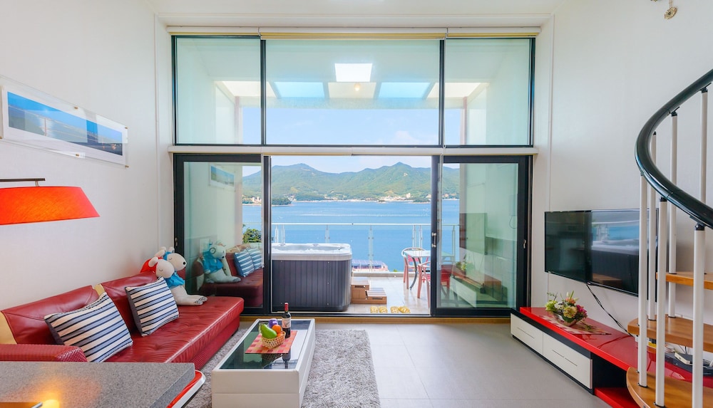 tongyeong honey spa pension