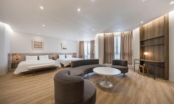 brown dot hotel masan